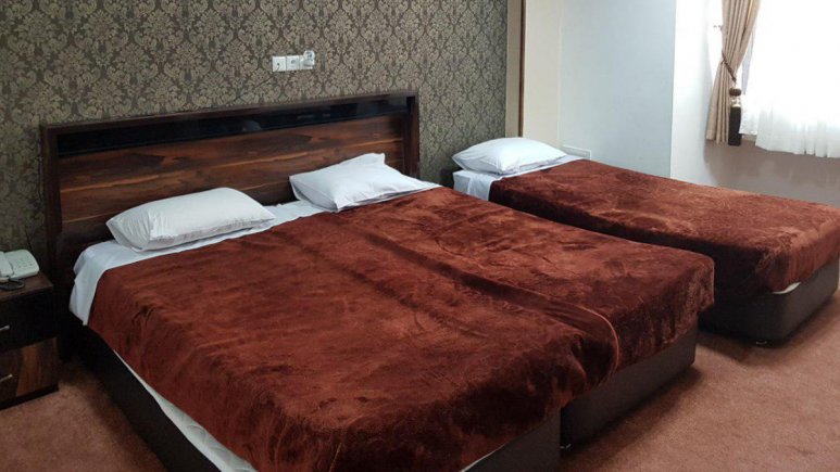 اتاق سه تخته 1 هتل امیر کبیر شیراز
